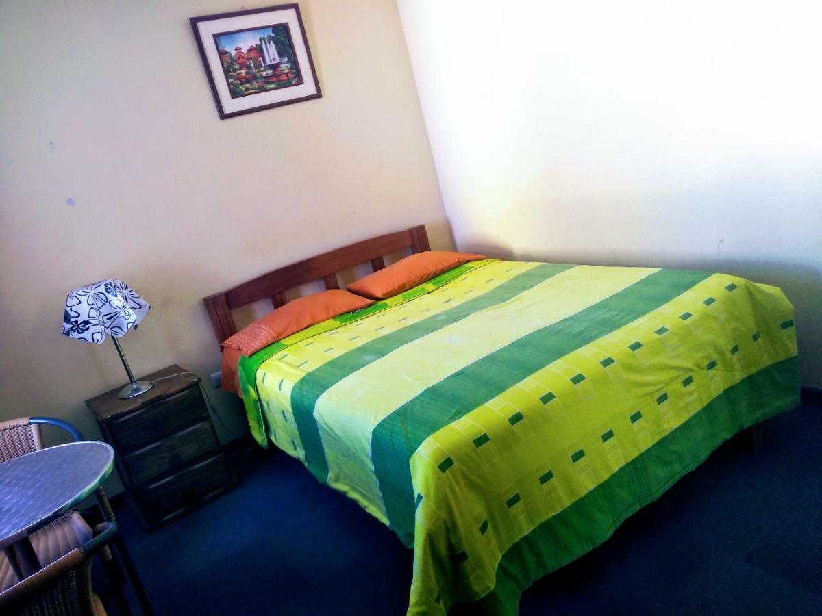 Casa Blanca Hospedaje Huamancaca ภายนอก รูปภาพ