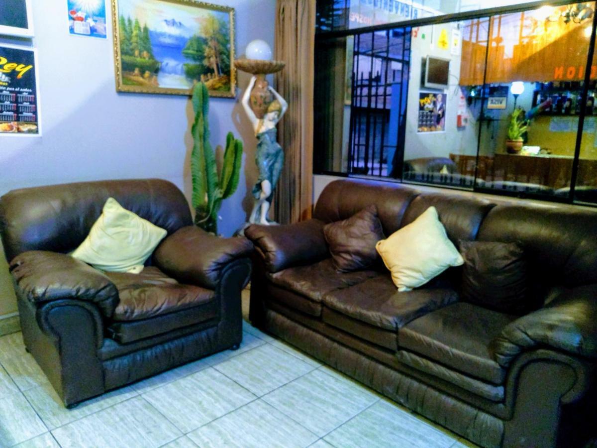 Casa Blanca Hospedaje Huamancaca ภายนอก รูปภาพ