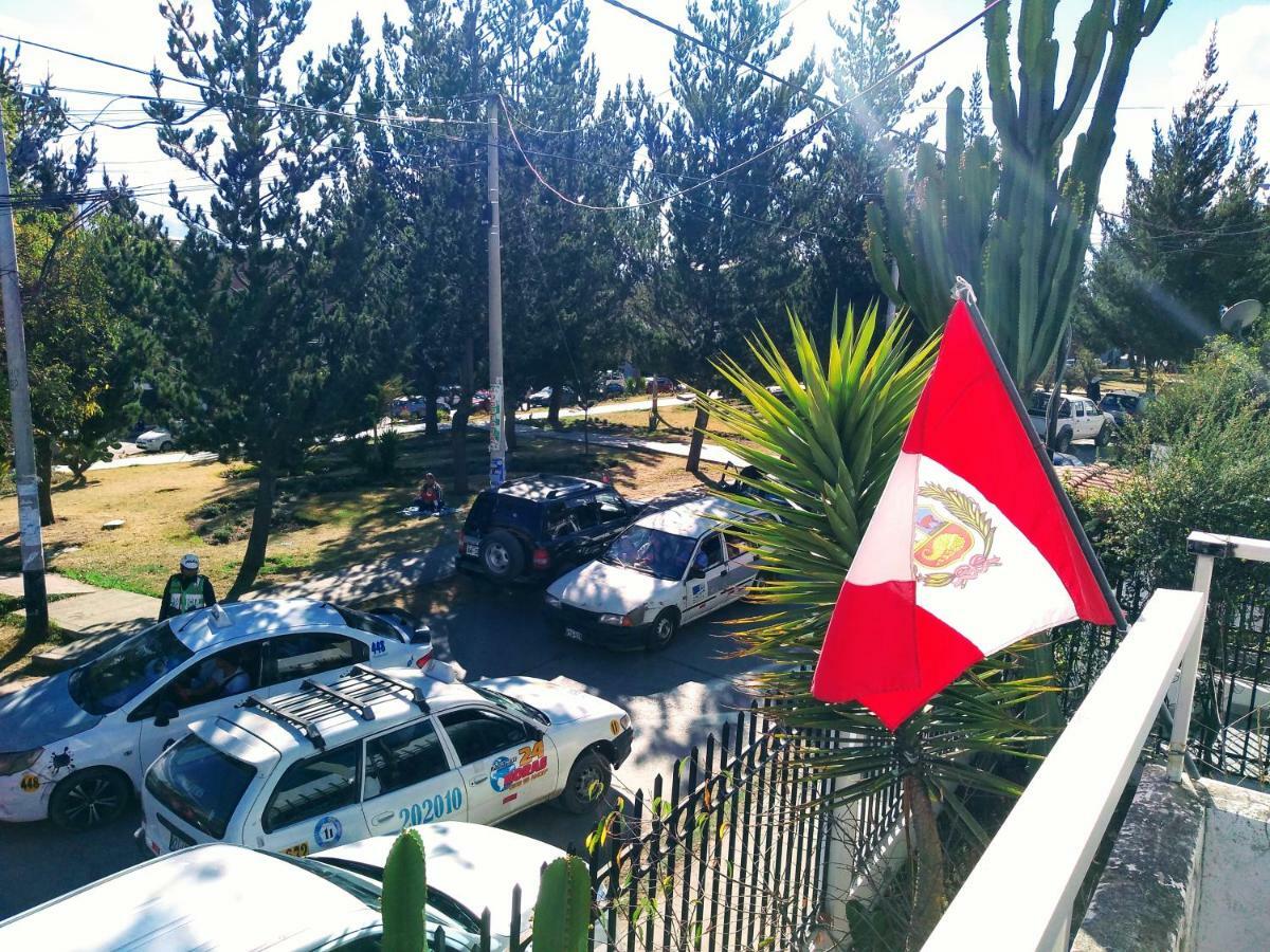 Casa Blanca Hospedaje Huamancaca ภายนอก รูปภาพ