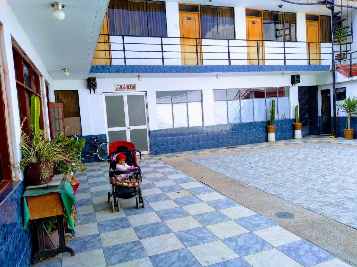 Casa Blanca Hospedaje Huamancaca ภายนอก รูปภาพ