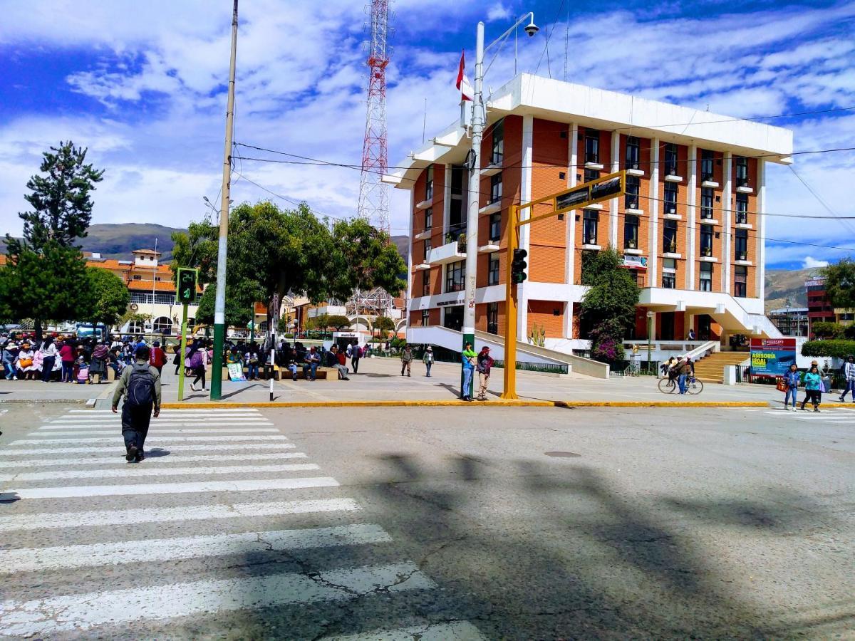 Casa Blanca Hospedaje Huamancaca ภายนอก รูปภาพ