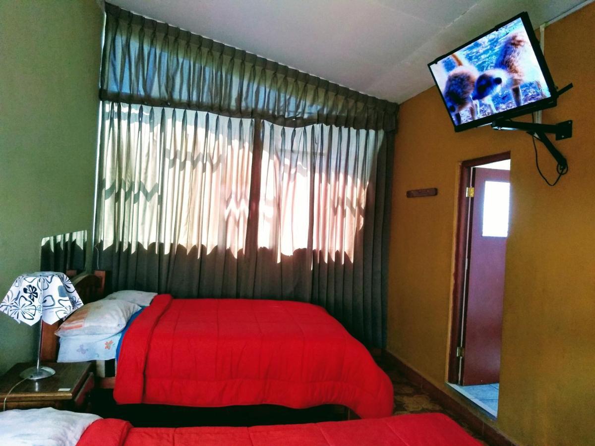 Casa Blanca Hospedaje Huamancaca ภายนอก รูปภาพ