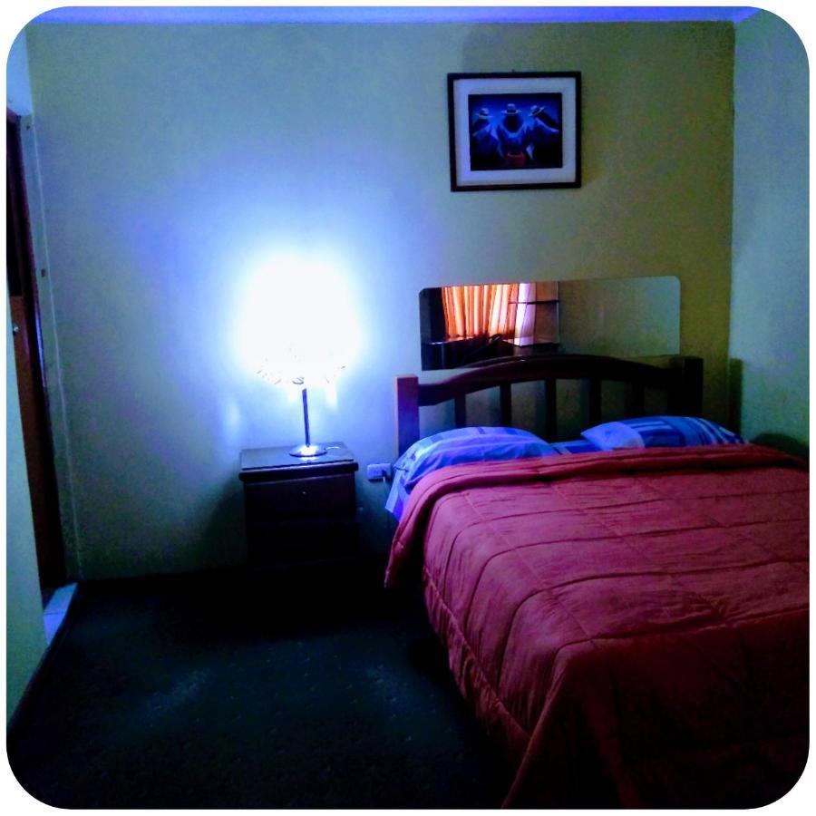Casa Blanca Hospedaje Huamancaca ภายนอก รูปภาพ