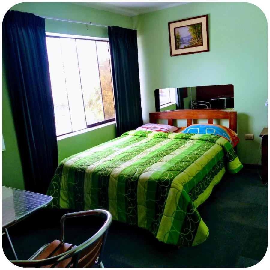 Casa Blanca Hospedaje Huamancaca ภายนอก รูปภาพ