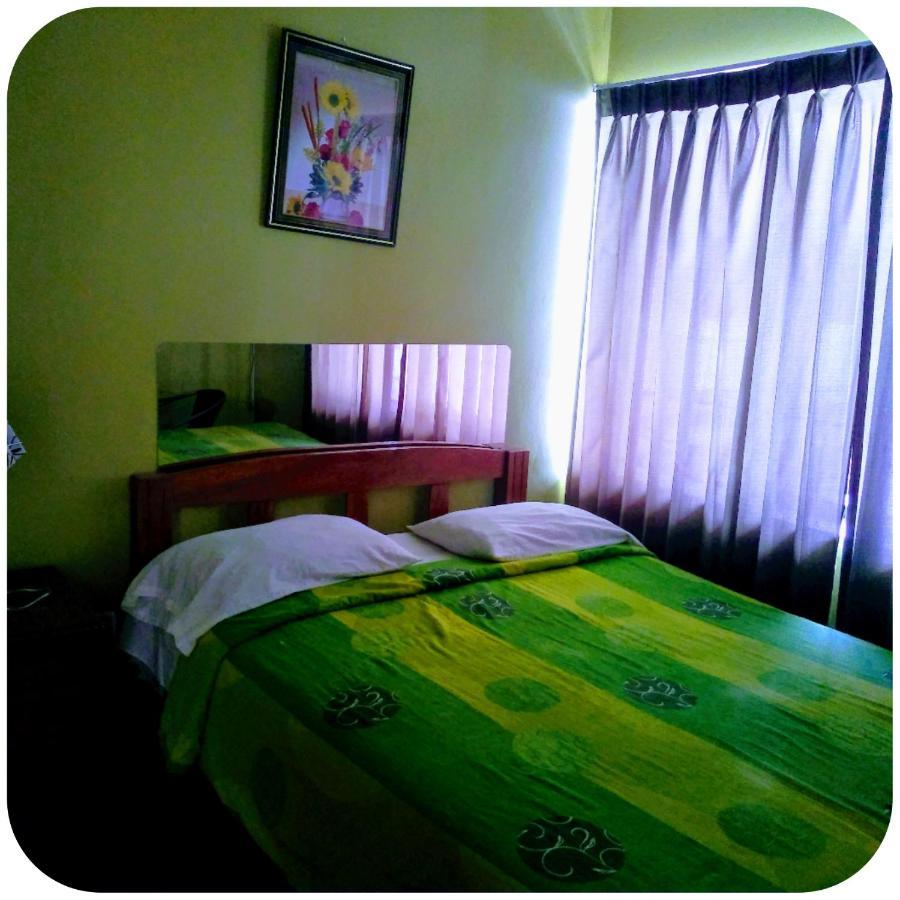 Casa Blanca Hospedaje Huamancaca ภายนอก รูปภาพ